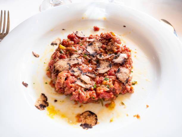 Tartare di fassona con scaglie di tartufo